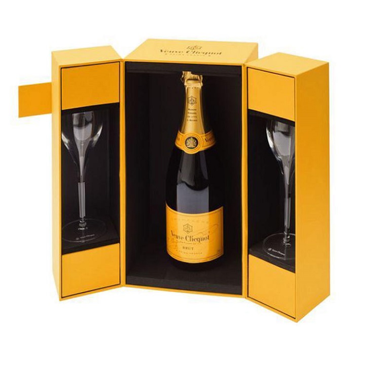 champagne with gift box