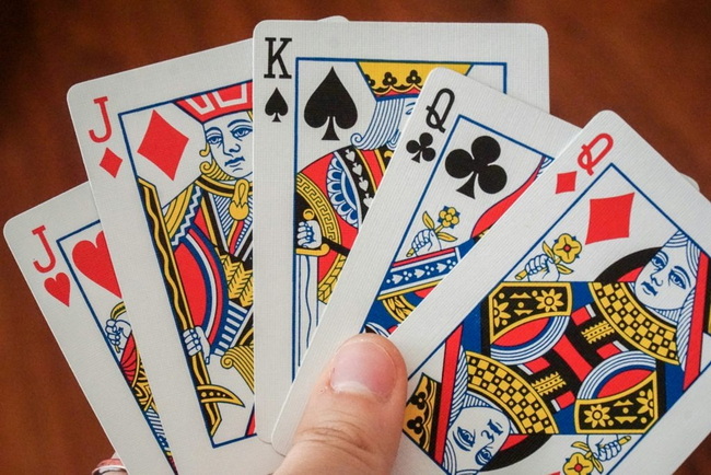 Eco-Friendly Poker Cards Manufacturers