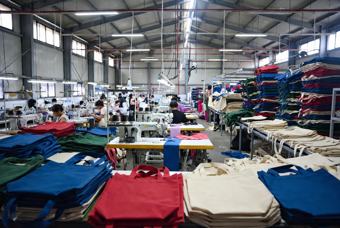 Factory Production Line Tote Bags Factory Production Line Tote Bags